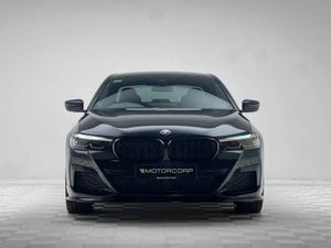 BMW 5-Series 530E M SPORT - Image 2