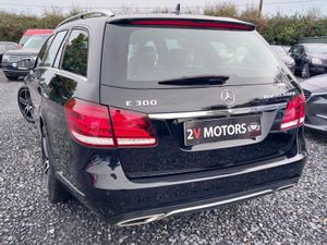 🔵 Mercedes  E-Class E300 BLUETEC HYBRID AUTO - Image 4