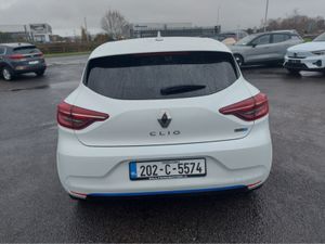 Renault Clio E-TECH HYB V HEV 140 MY20 5DR AUTO - Image 4