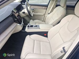 Volvo XC90 T8  plug In Hybrid  Ultra (dark Theme) - Image 4