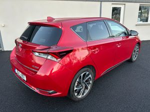 152 Toyota Auris Design 1.2 Petrol - Image 4