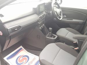 Dacia Jogger HEV 145 Extreme Auto - Image 4