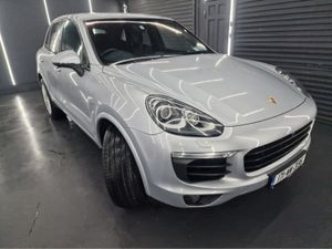 Porsche Cayenne PLATINUM ED S 415bhp plug in hybri - Image 4