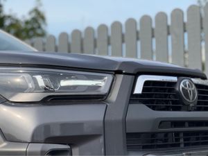 Toyota Hilux DIESEL RARE INVINCIBLE X 4WD - Image 4