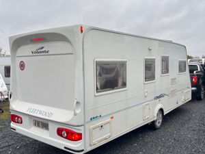 Fleetwood 4 Berth Fixed Single Beds Caravan - Image 4