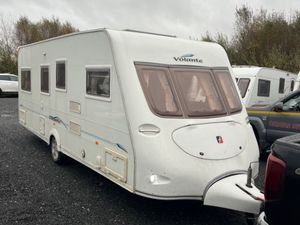 Fleetwood 4 Berth Fixed Single Beds Caravan - Image 3