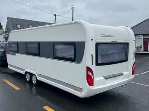 BARGAIN 2015 Hobby 6 Berth Fixed Bed Caravan - Image 3