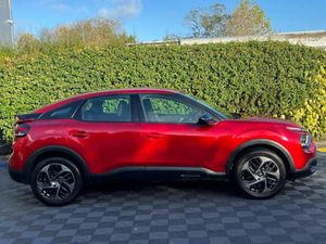 Citroen C4 FEEL PACK PURETECH 1.2 // HEADS-UP DISP - Image 2