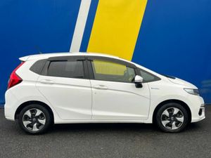Honda Fit F-PACKAGE 1.5 HYBRID // ADAPTIVE CRUISE - Image 2
