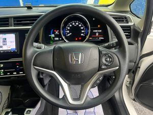 Honda Fit F-PACKAGE 1.5 HYBRID // ADAPTIVE CRUISE - Image 4