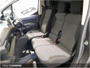 Peugeot Partner 3 Seat Professional Bluehdi 100 - Image 4