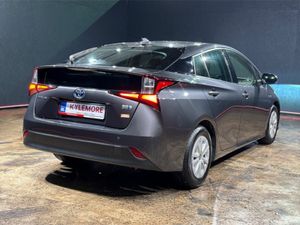 Toyota Prius 1.8L PETROL HYBRID - REVERSE CAMERA - - Image 4