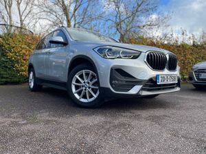 X1 AUTO PETROL | LOW KMS | WARRANTY - Image 3