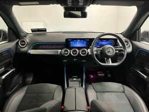 Mercedes-Benz EQB 300 AMG 4matic - Reversing Came - Image 4