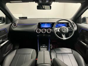 Mercedes-Benz EQA 250  Sport Executive - Reversin - Image 4