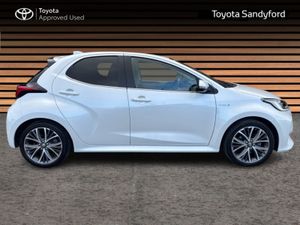 Toyota Yaris HYBRID PLATINUM TOP SPEC *IRISH CAR* - Image 3