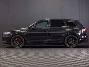 2022 Audi Q7 60 TFSIe S-Line Quattro Competition - Image 3