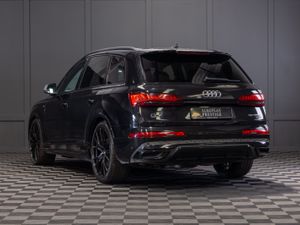 2022 Audi Q7 60 TFSIe S-Line Quattro Competition - Image 4