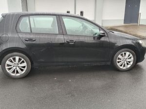 VOLKSWAGEN GOLF 2012 / 1.6 DIESEL / MANUAL - Image 4