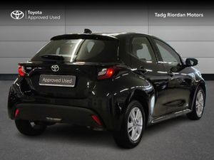 Toyota Yaris 1.0 LUNA - Image 2