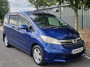 €4990 Honda Freed 2013 7 seats automatic €4990 - Image 4