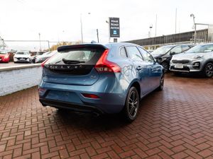 2.0D D4 HATCH 5DR AUTOMATIC - Image 3