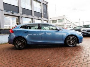 2.0D D4 HATCH 5DR AUTOMATIC - Image 2
