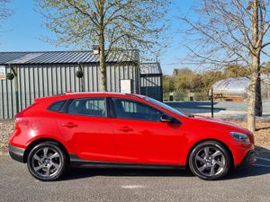 2015 VOLVO V40 DIESEL AUTOMATIC NCT&TAXED €11,900 - Image 3