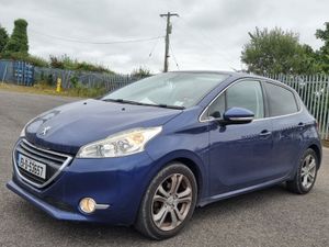 Automatic Peugeot 208 2015  1.2  low miles - Image 3