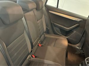 Skoda Octavia SE TECHNOLOGY TDI - Image 4