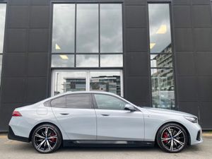 BMW 5-Series 530e M-Sport Pro Auto (PHEV) - Image 4