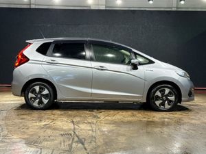 Honda Fit HYBRID 1.5L AUTOMATIC - CRUISE CONTROL - - Image 3