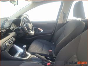 Toyota Yaris 1.5 Petrol Luna  stunning Car / IN L - Image 4