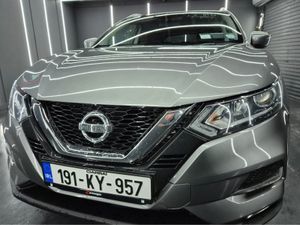 Nissan Qashqai 1.3 SV DCT MY19 PET AUTO 4DR - Image 4