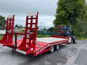 2024 McKee 19T Lowloader - Image 4