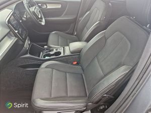 Volvo XC40 D3 150HP Momentum  Textile/leather Int - Image 3