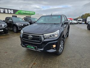 192 TOYOTA HILUX INVINCIBLE X AUTOMATIC CREW CAB - Image 3