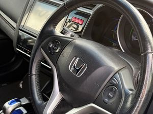 2014 Honda Fit 1.5 Hybrid - Image 4