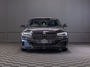 212 BMW 5-Series 520d M-Sport - Image 2