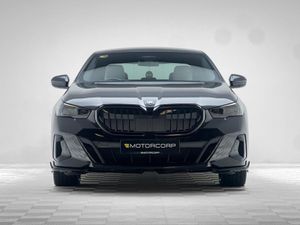 BMW 5-Series 550E M SPORT PRO XDRIVE - Image 2