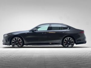 BMW 5-Series 550E M SPORT PRO XDRIVE - Image 4