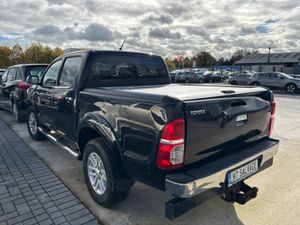 15 Hilux Invincible 3.0 d4d Auto 150k miles Drives - Image 4
