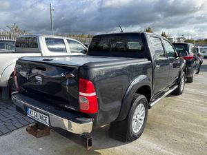 15 Hilux Invincible 3.0 d4d Auto 150k miles Drives - Image 3