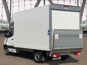 Brand New Mercedes Sprinter Luton with tailift - Image 3