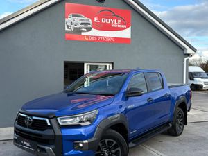 2023 Toyota Hilux Invincible X Auto - Image 2