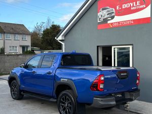 2023 Toyota Hilux Invincible X Auto - Image 3