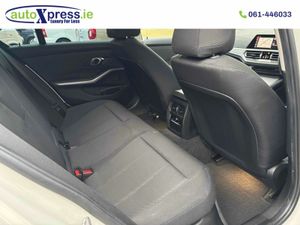 BMW 3-Series 2.0 - Image 4