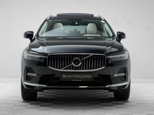 Volvo XC60 PLUS T6 RECHARGE 2.0 AWD *PAN ROOF* - Image 2