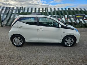 Toyota Aygo 2017 1.0 VVTI -X Play - Image 4