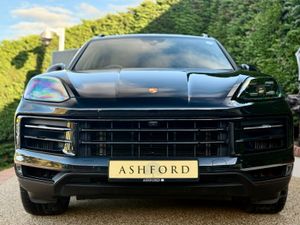 Porsche Cayenne new model great spec - Image 2
